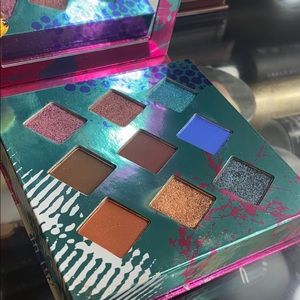 Living In Color Eyeshadow Palette